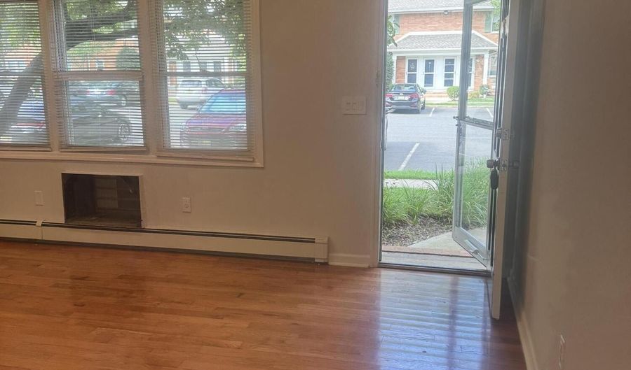 96 East Ave 36, Atlantic Highlands, NJ 07716 - 1 Beds, 1 Bath