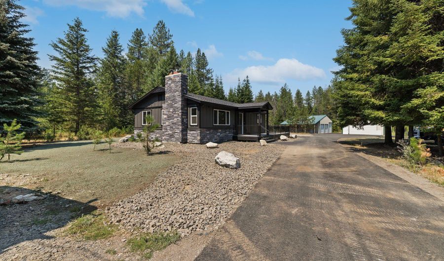 2721 W Seasons Rd, Athol, ID 83801 - 3 Beds, 3 Bath