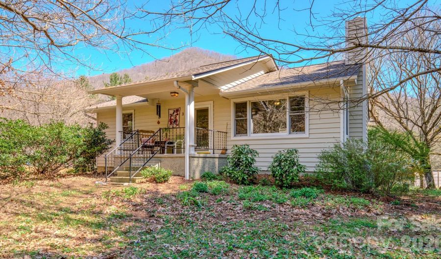 3 Taproot Trl, Barnardsville, NC 28709 - 4 Beds, 3 Bath