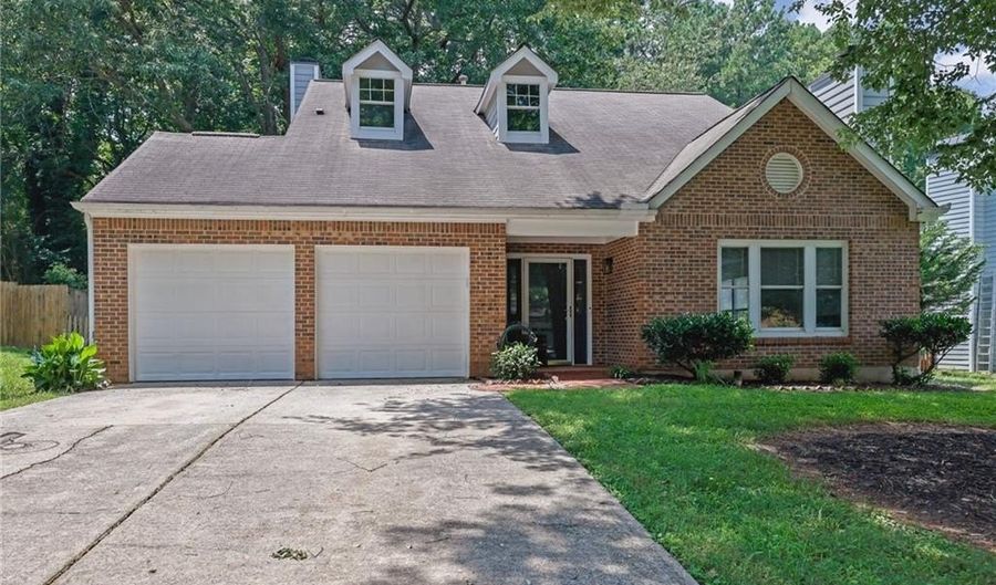 10480 Summer Creek Dr, Alpharetta, GA 30022 - 4 Beds, 3 Bath