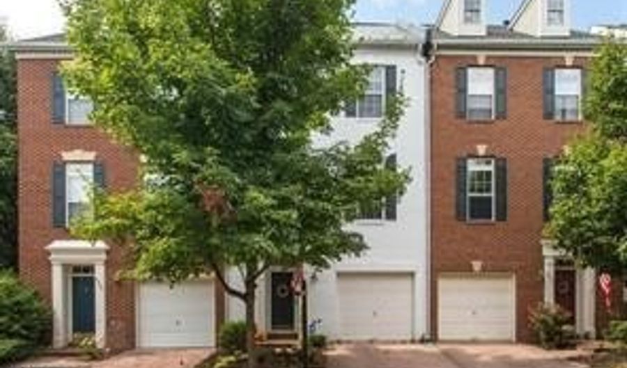 4908 GARDNER Dr, Alexandria, VA 22304 - 3 Beds, 3 Bath