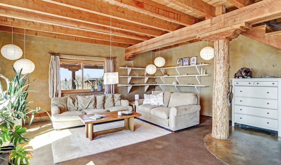 34 Dos Carpinteros Rd, Arroyo Seco, NM 87514 - 3 Beds, 2 Bath