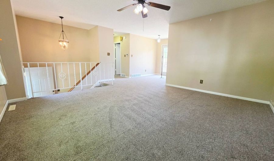 1000 5th St NW, Altoona, IA 50009 - 3 Beds, 2 Bath