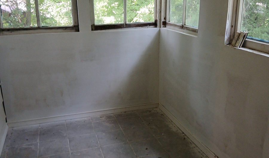 678 Dixie, Macon, GA 31206 - 2 Beds, 1 Bath