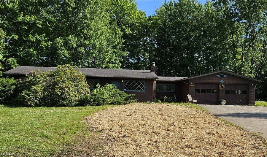 684 Sherwood Dr, Aurora, OH 44202 - 4 Beds, 2 Bath