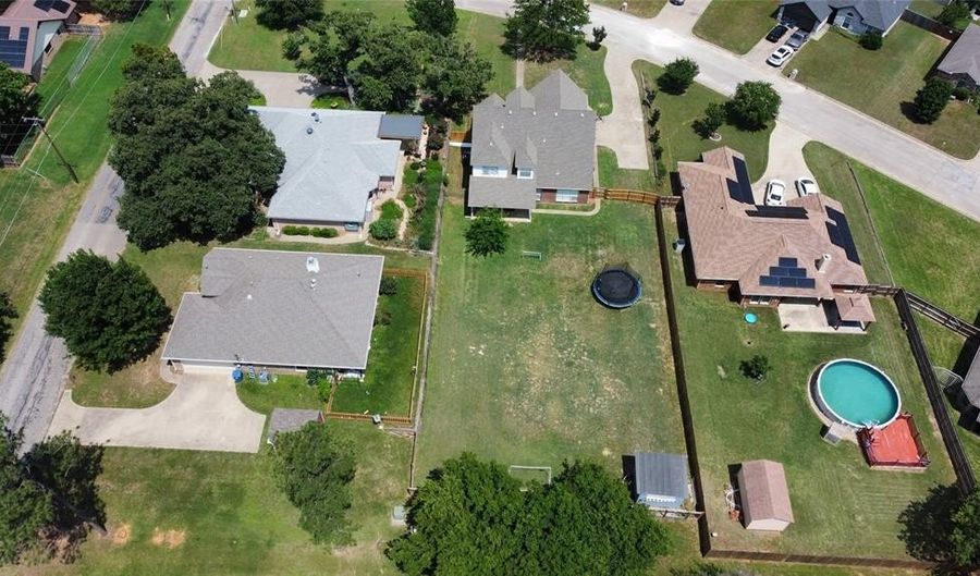 702 John Thomas Dr, Keene, TX 76059 - 4 Beds, 3 Bath