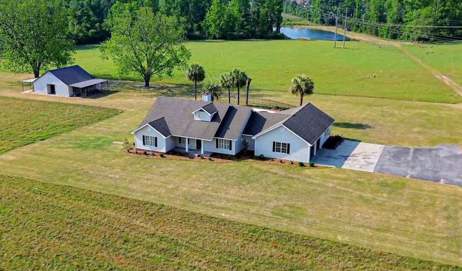 7837 Val Del Rd, Adel, GA 31620 - 4 Beds, 3 Bath