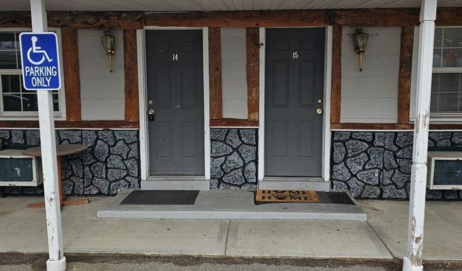 1375 S Broadway St, Blackfoot, ID 83221 - 0 Beds, 20 Bath