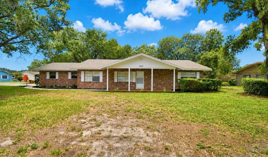 1212 LYNN Ave, Auburndale, FL 33823 - 3 Beds, 2 Bath