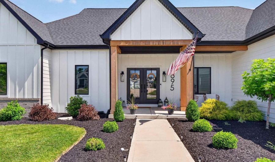 5895 Menza Dr, Auburn, IN 46706 - 5 Beds, 5 Bath
