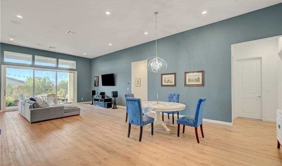 3382 Creek Bend Ave, Henderson, NV 89044 - 4 Beds, 4 Bath