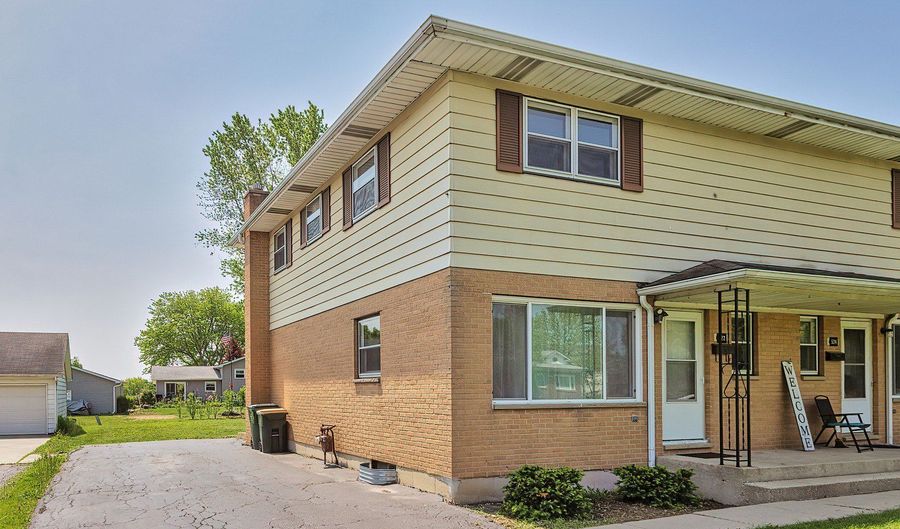 522 North Ave, Antioch, IL 60002 - 2 Beds, 2 Bath