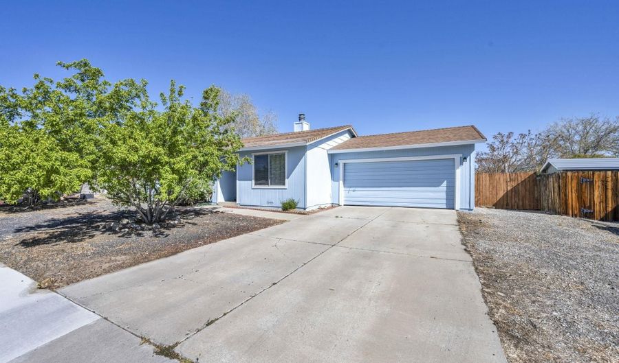 784 E St, Fernley, NV 89408 - 3 Beds, 2 Bath