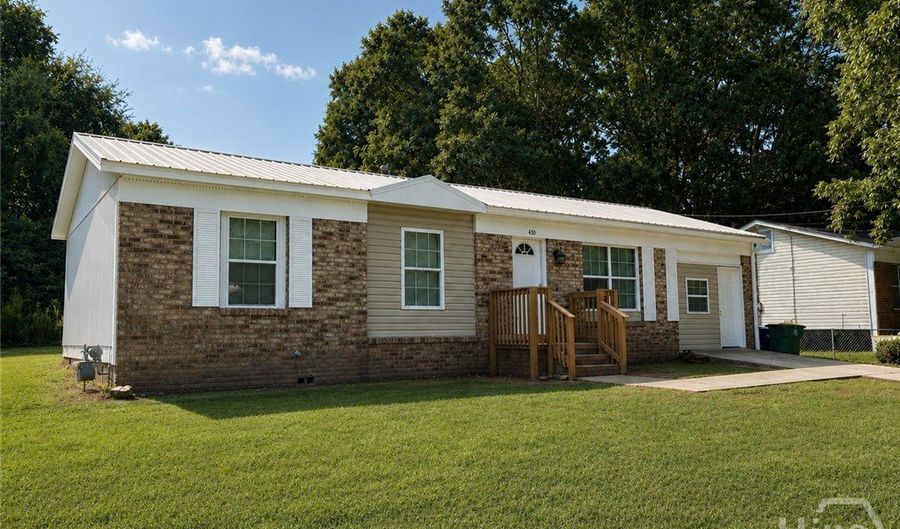 430 Martin Cir, Athens, GA 30601 - 3 Beds, 2 Bath