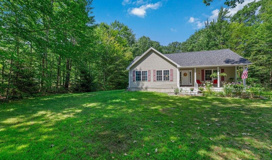 5 Pinehurst Dr, Bennington, NH 03442 - 3 Beds, 1 Bath