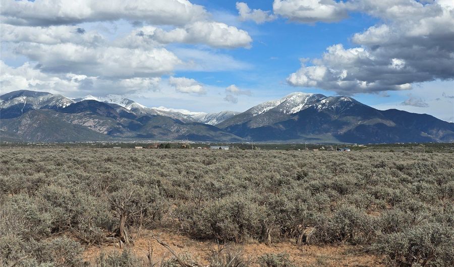 Tierra de los Rios Subdivision lot 13, Arroyo Hondo, NM 87514 - 0 Beds, 0 Bath