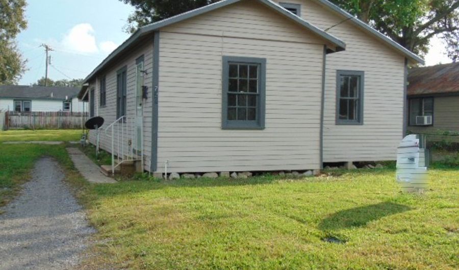 729 Oregon St, Berwick, LA 70342 - 3 Beds, 2 Bath