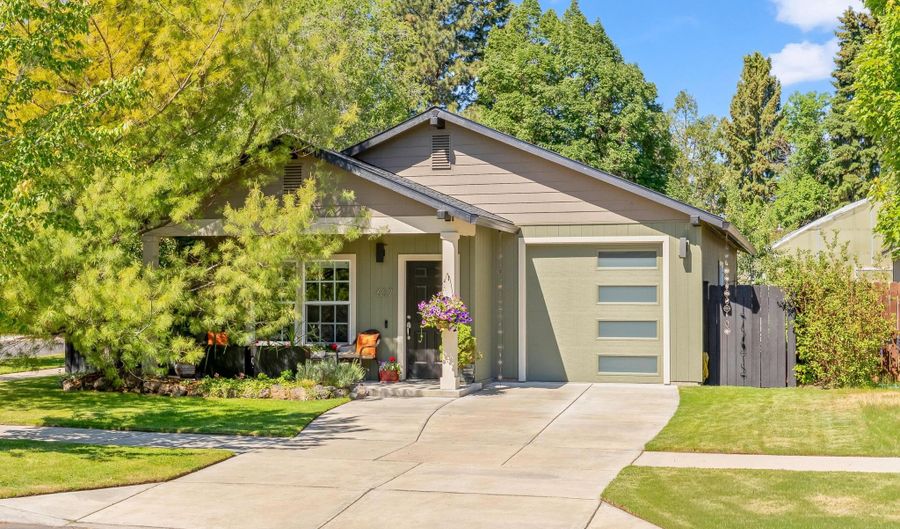 637 NE Mason, Bend, OR 97701 - 3 Beds, 1 Bath