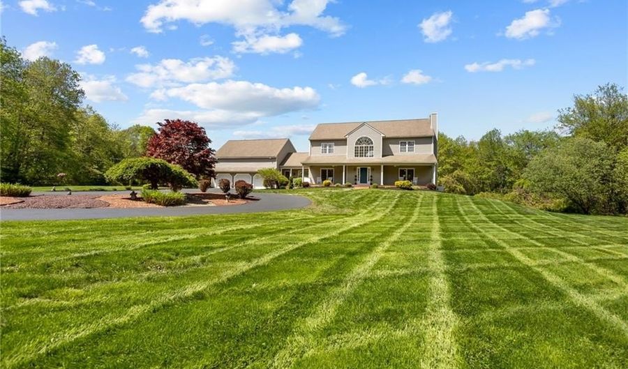 386 Tourtellot Hill Rd, Glocester, RI 02814 - 4 Beds, 4 Bath