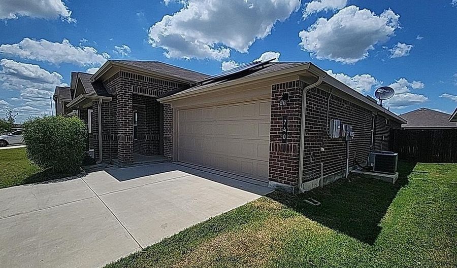 740 Breckenridge Park Dr, Alvarado, TX 76009 - 3 Beds, 2 Bath
