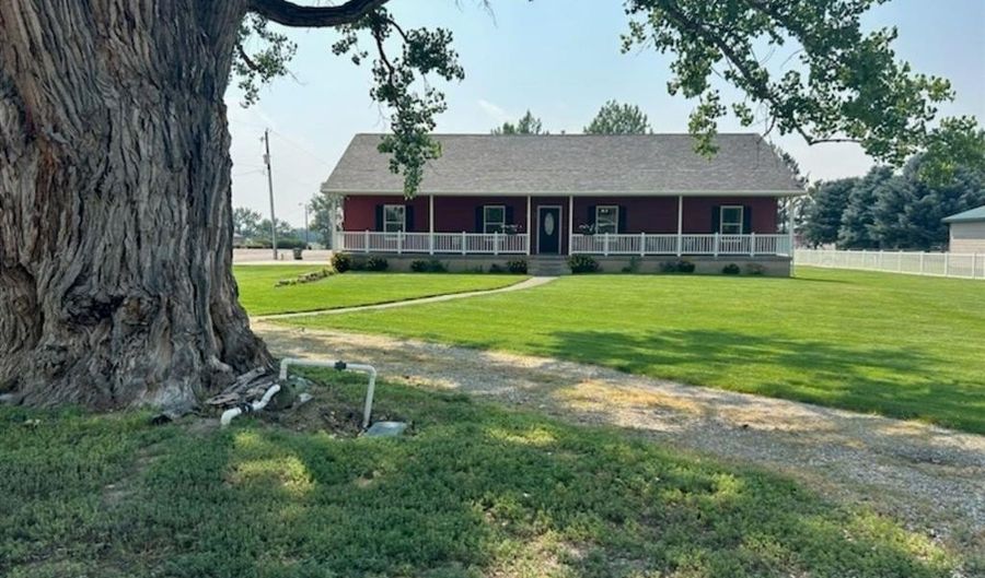184 S 1st St W, Cowley, WY 82420 - 5 Beds, 2 Bath