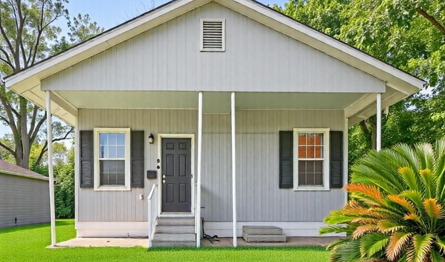 272 W Harrison St, Baton Rouge, LA 70802 - 3 Beds, 2 Bath