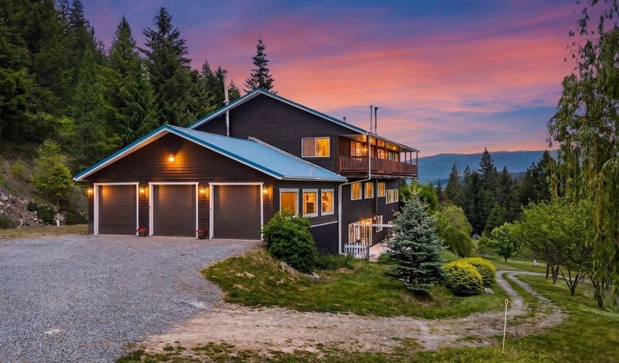 4456 Westside Rd, Bonners Ferry, ID 83805 - 5 Beds, 4 Bath