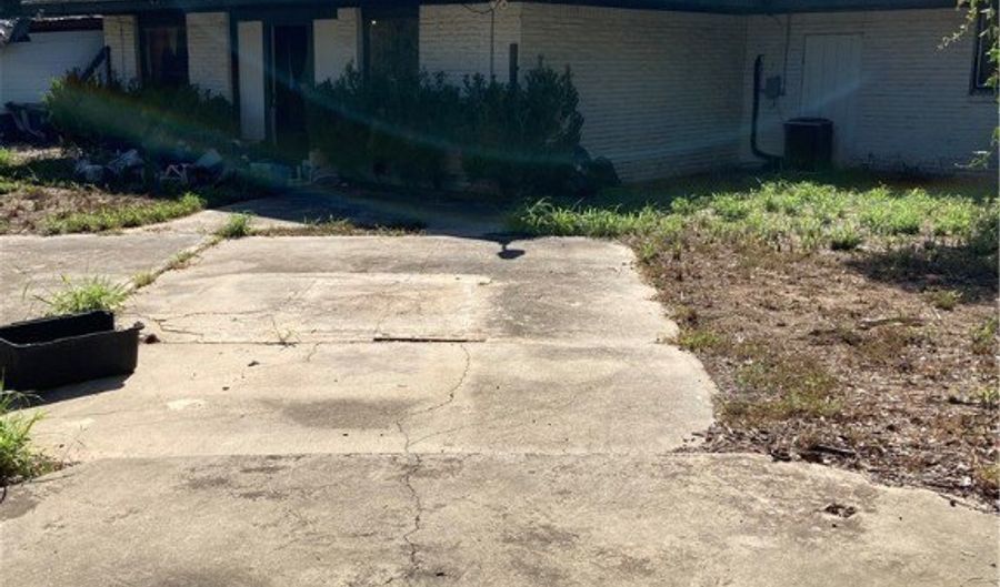 1807 Alta Vista St, Alice, TX 78332 - 3 Beds, 2 Bath