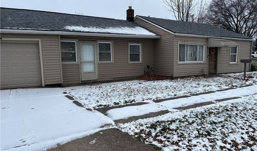 2407 NESMITH LAKE Blvd, Akron, OH 44314 - 2 Beds, 1 Bath
