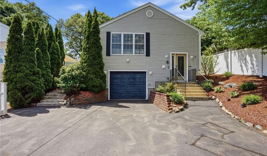 212 Lexington Ave, North Providence, RI 02904 - 3 Beds, 2 Bath