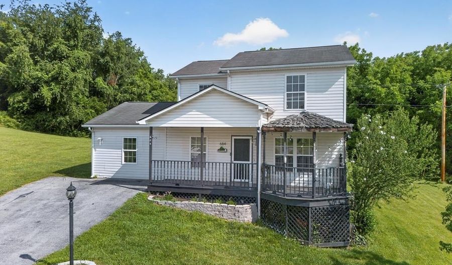 684 Hallock Cir, Abingdon, VA 24210 - 3 Beds, 2 Bath