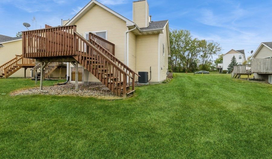 1017 10th Ave NW, Altoona, IA 50009 - 2 Beds, 2 Bath