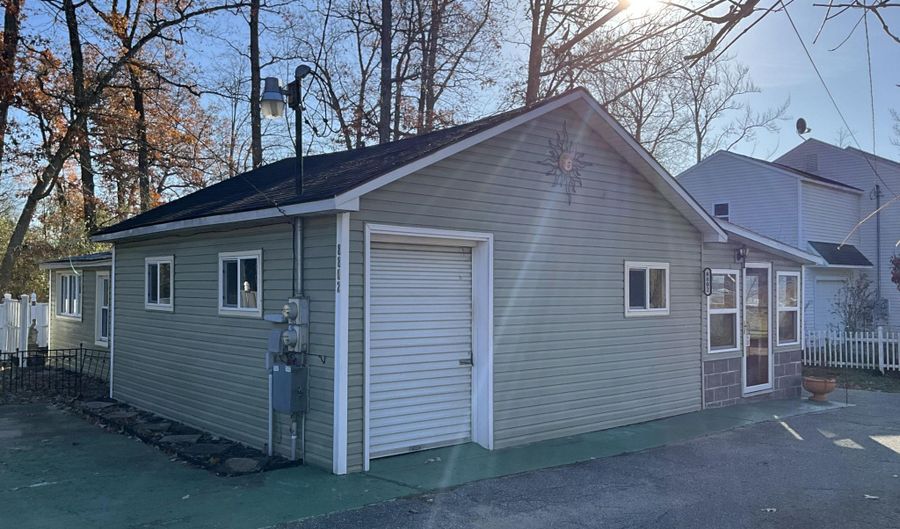 8802 66th St SE, Alto, MI 49302 - 1 Beds, 1 Bath