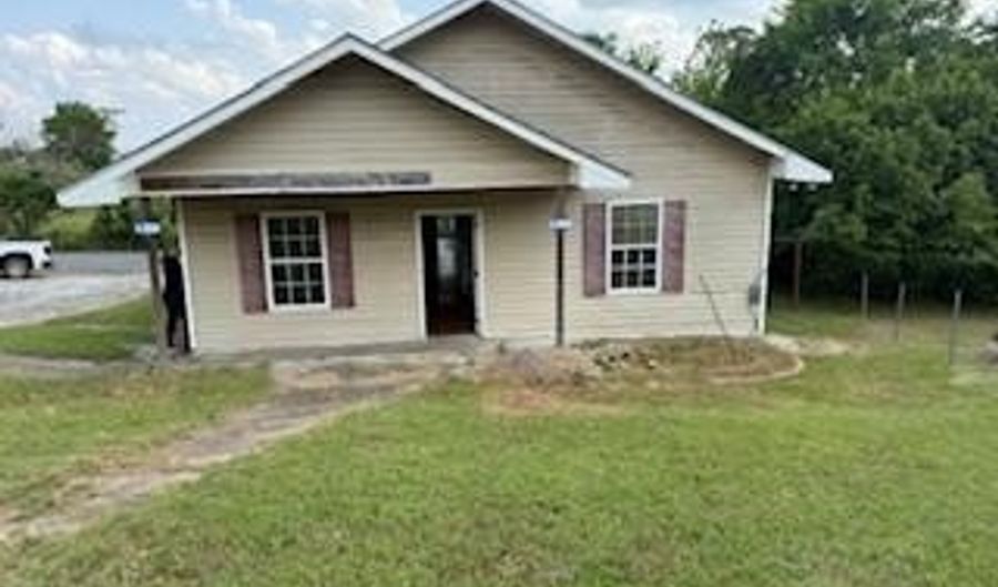 726 Oglethorpe Ave, Americus, GA 31709 - 3 Beds, 2 Bath