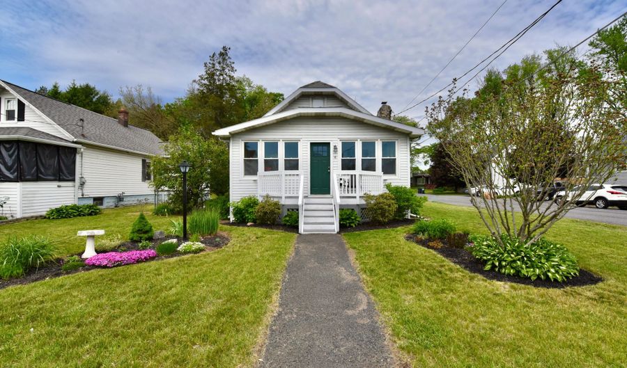 41 Van Buren Ave, Albany, NY 12205 - 3 Beds, 1 Bath