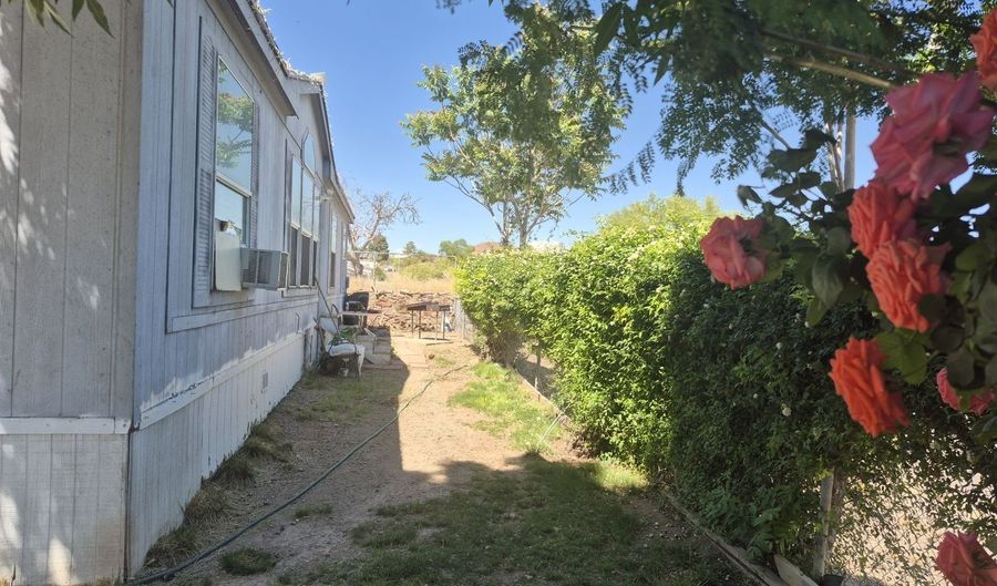 385 Hackberry Dr, Clifton, AZ 85533 - 7 Beds, 3 Bath