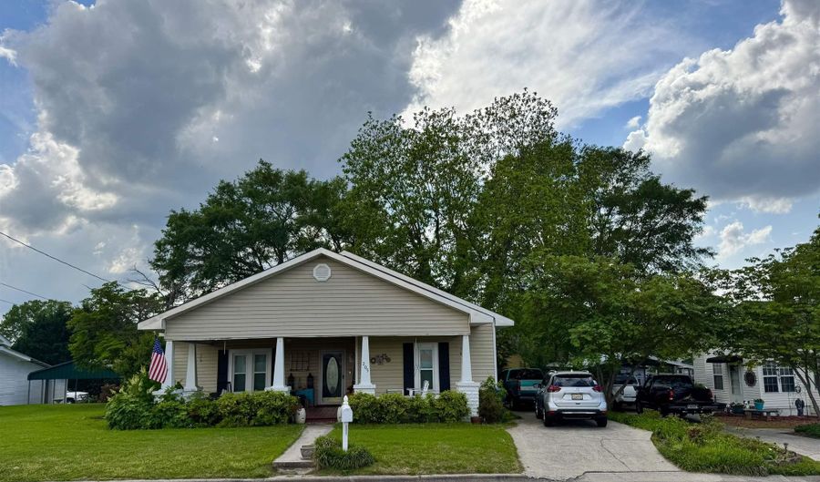 205 E Alabama Ave E, Albertville, AL 35950 - 2 Beds, 1 Bath