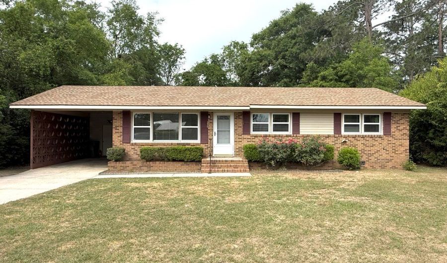 220 High St, Adel, GA 31620 - 3 Beds, 1 Bath