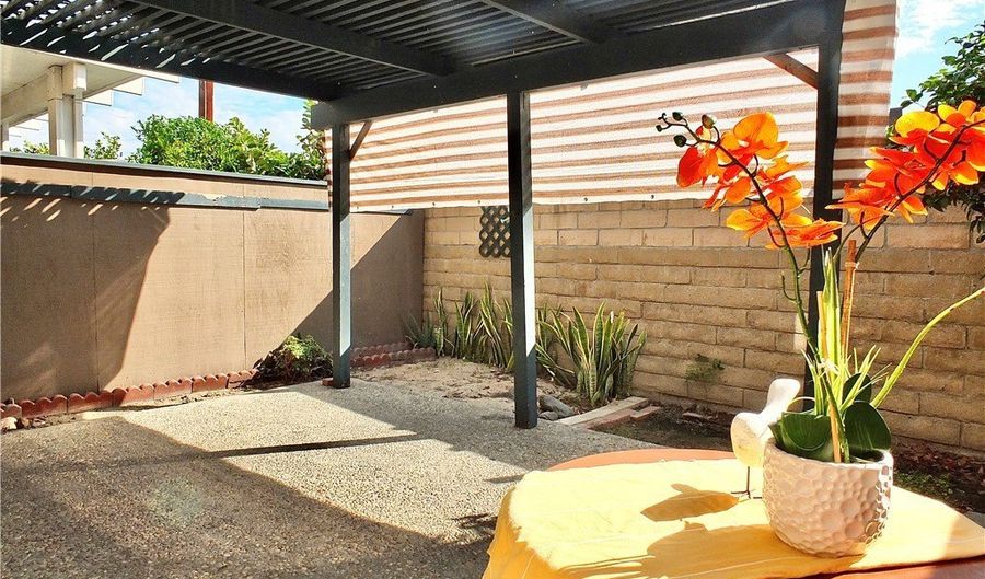 1136 S Dover Cir, Anaheim, CA 92805 - 2 Beds, 2 Bath