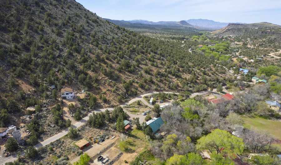 214 S STAGECOACH Dr, Brookside, UT 84782 - 3 Beds, 3 Bath