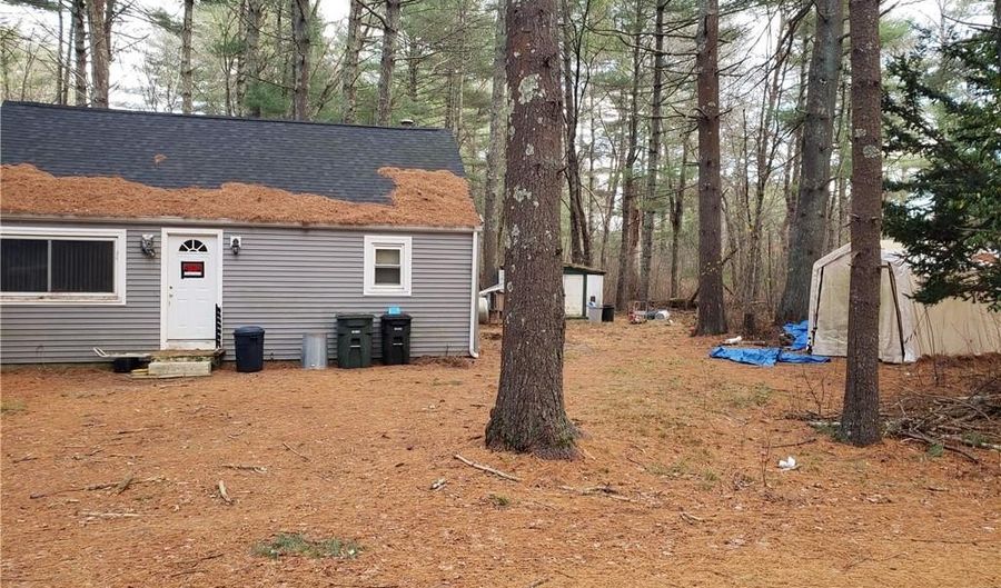 30 Hollywood Ave, Coventry, RI 02816 - 3 Beds, 1 Bath