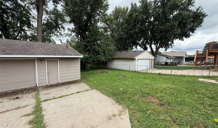 4223 Leyden Ave, Des Moines, IA 50317 - 4 Beds, 1 Bath