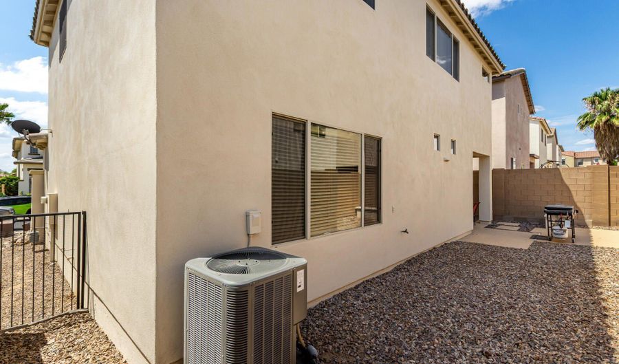 80 W Camino Rancho Vecino, Sahuarita, AZ 85629 - 3 Beds, 3 Bath