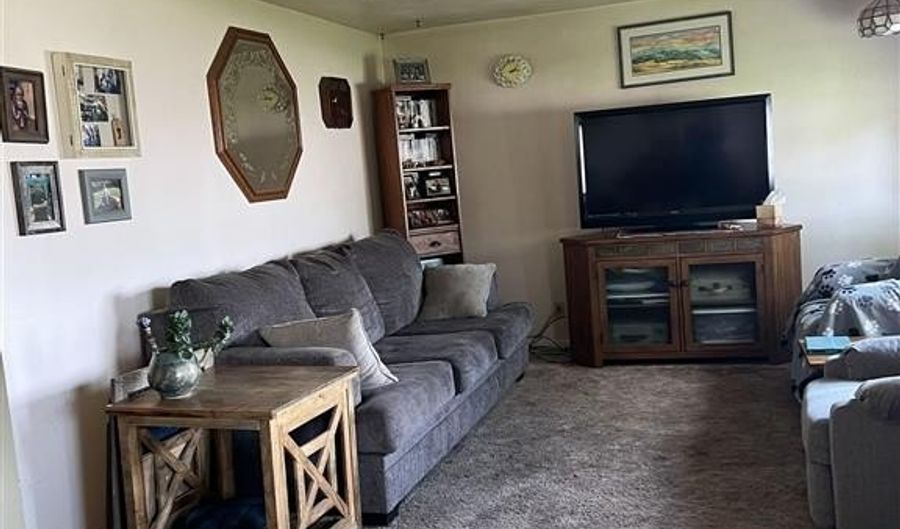 603 14th St, Cody, WY 82414 - 3 Beds, 1 Bath
