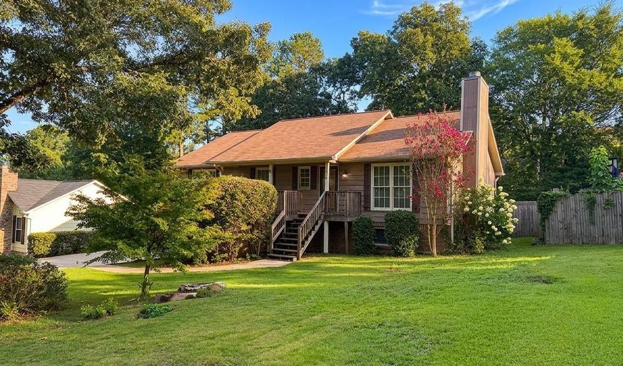 2526 TAHITI Ter, Alabaster, AL 35007 - 4 Beds, 3 Bath