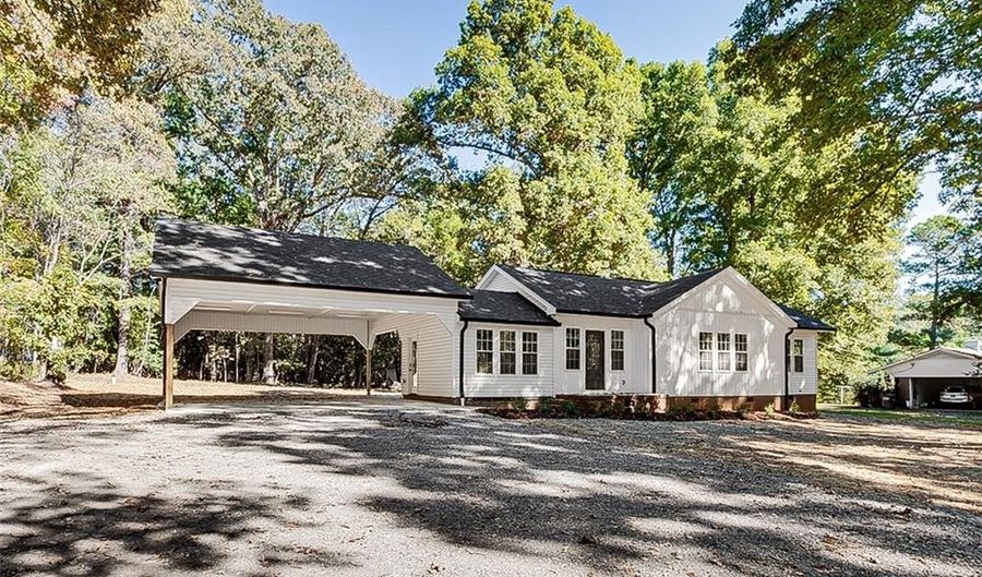 4417 Nc Highway 42, Asheboro, NC 27205 - 2 Beds, 3 Bath