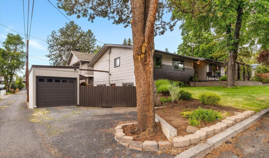 1531 NW 10th St, Bend, OR 97703 - 4 Beds, 3 Bath