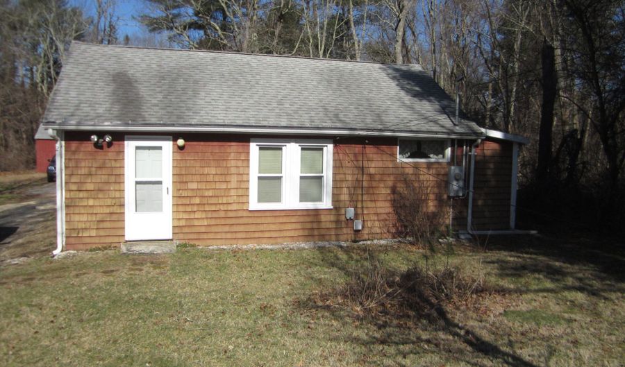 2 Old Willimantic Rd, Chaplin, CT 06235 - 2 Beds, 1 Bath
