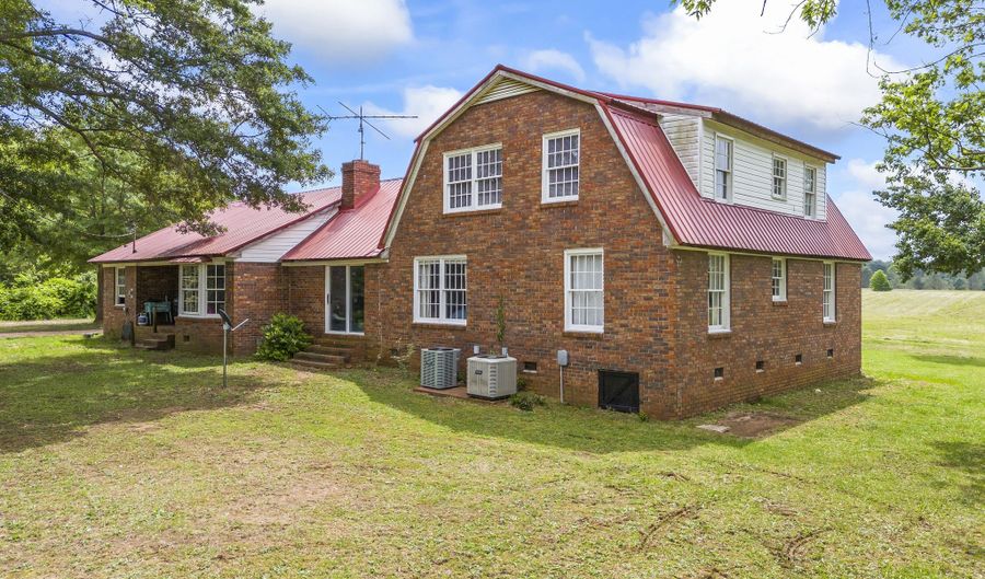 432 Airport, Canon, GA 30520 - 6 Beds, 2 Bath