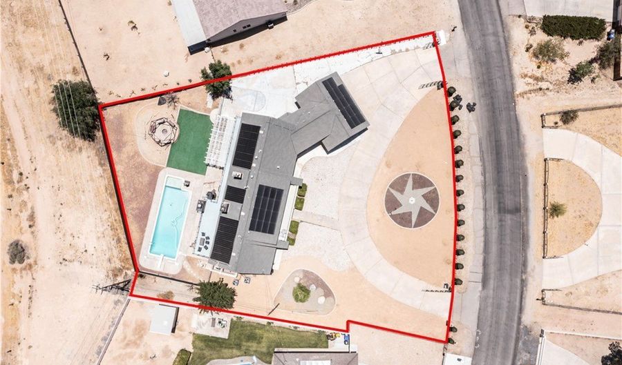 14681 Choco Rd, Apple Valley, CA 92307 - 7 Beds, 5 Bath